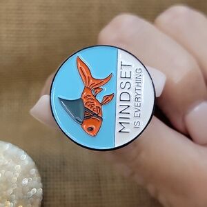 POSITIVE ATTITUDE PIN